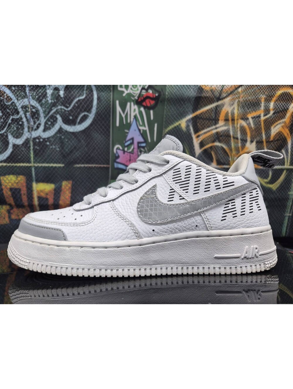 Nike Air Force 1 '07 LV8 2 White Wolf Grey Youth 6Y Mens 6M or Womens 7.5W Clean